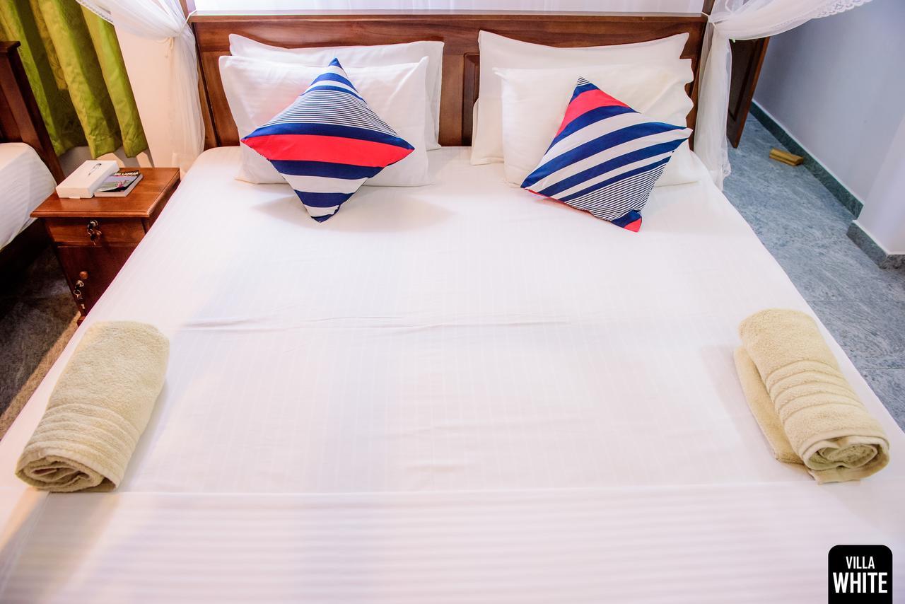 Villa White ฮิกคาดูวา ภายนอก รูปภาพ