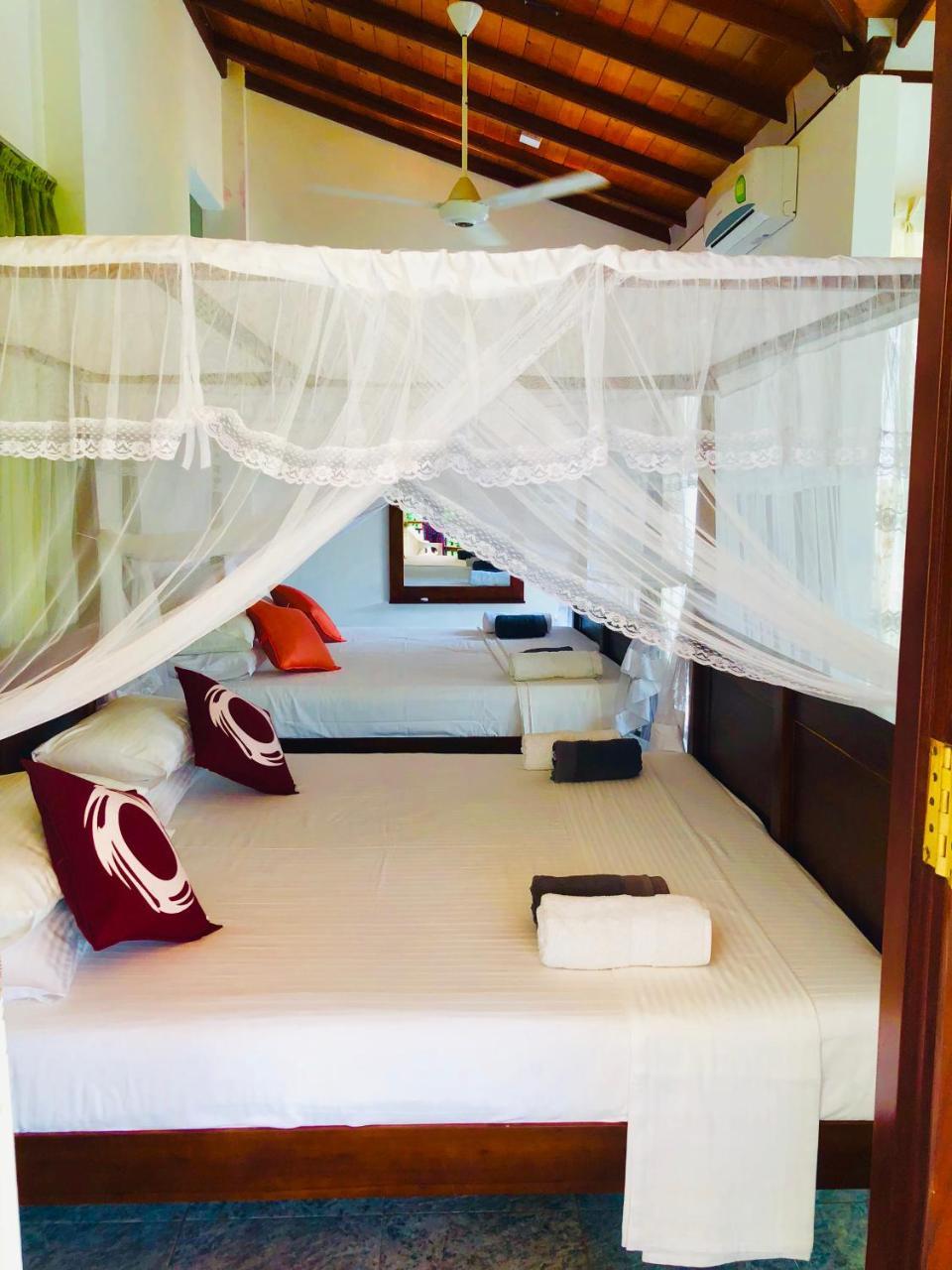 Villa White ฮิกคาดูวา ภายนอก รูปภาพ